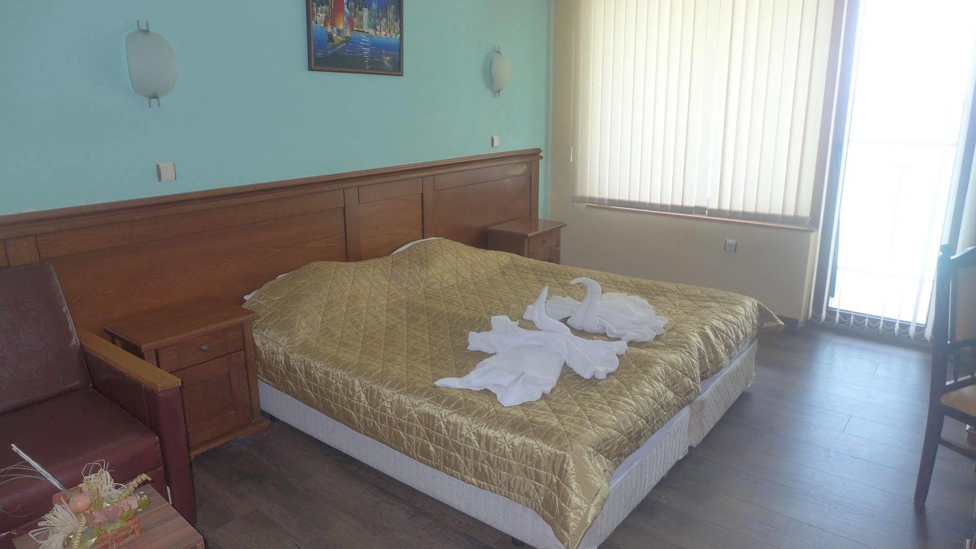 Petrov Family Hotel Nesebar Luaran gambar